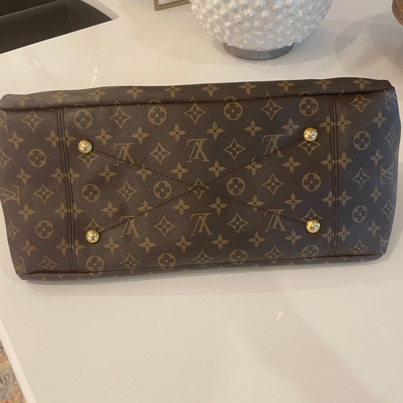 Louis Vuitton Artsy MM Monogram Shoulder Bag Tote Purse (CA1141) Gently used. - Picture 9 of 17
